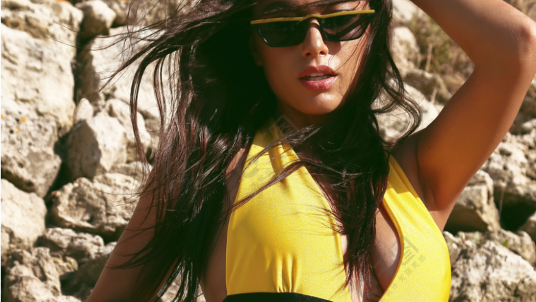 Classification of women’s clothing styles