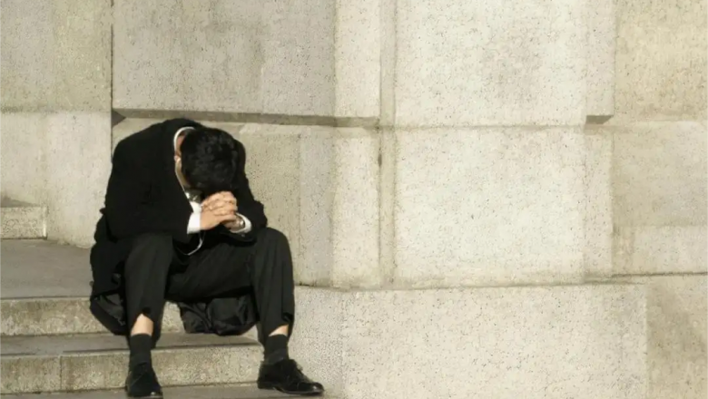 Midlife Crisis and Life Transformation in the Eyes of a Psychologist